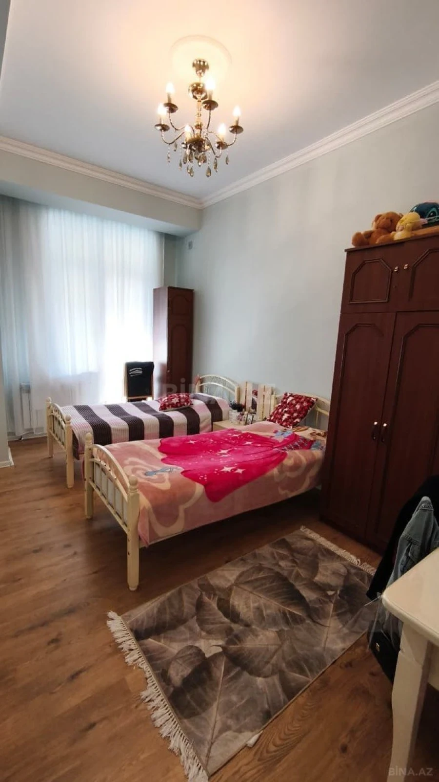 Satılır 4 otaqlı mənzil 130 m²