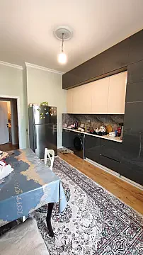 Satılır 4 otaqlı mənzil 130 m²