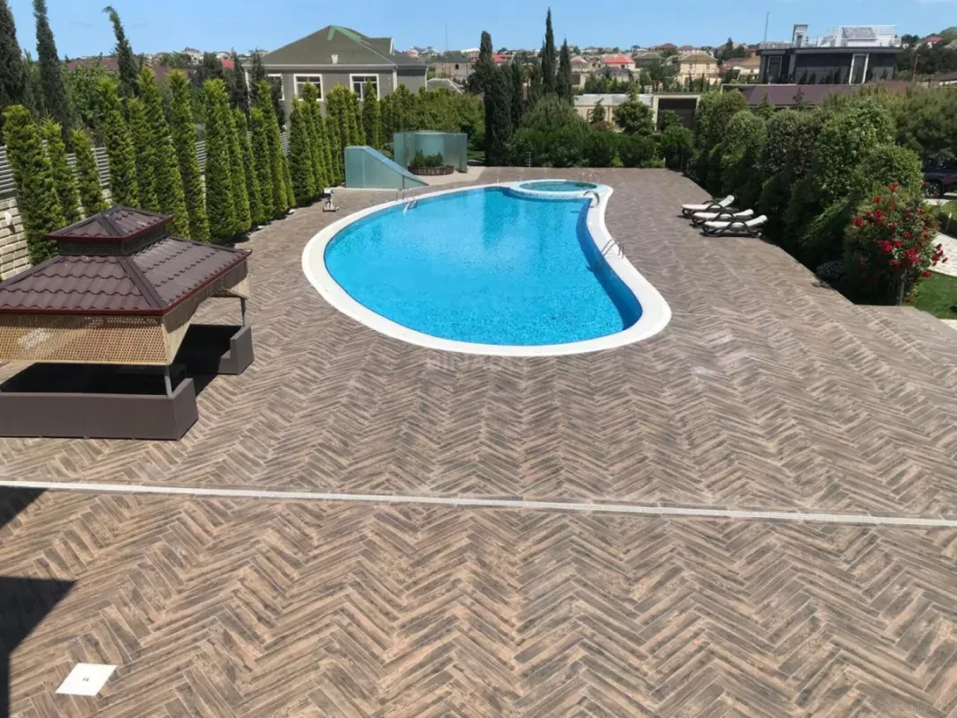 Kirayə verilir 6 otaqlı həyət evi 400 m²