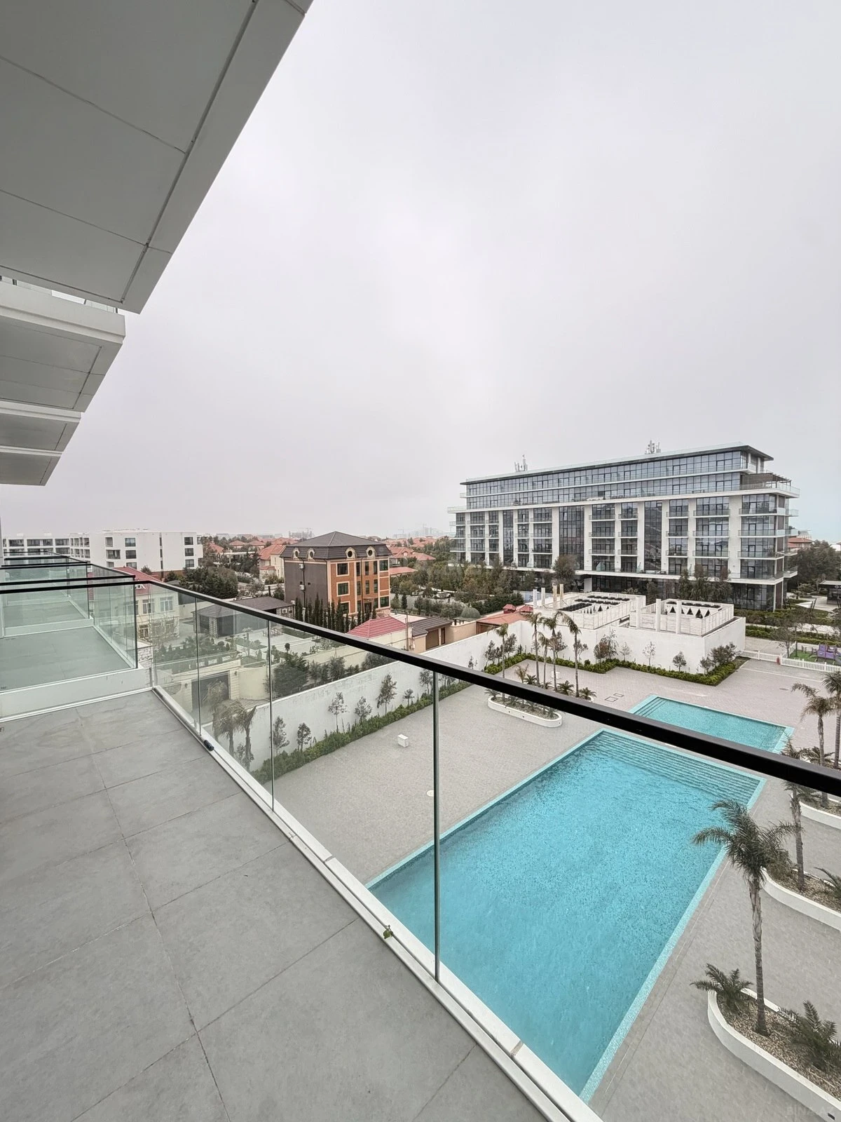 Satılır 2 otaqlı mənzil 73.6 m²