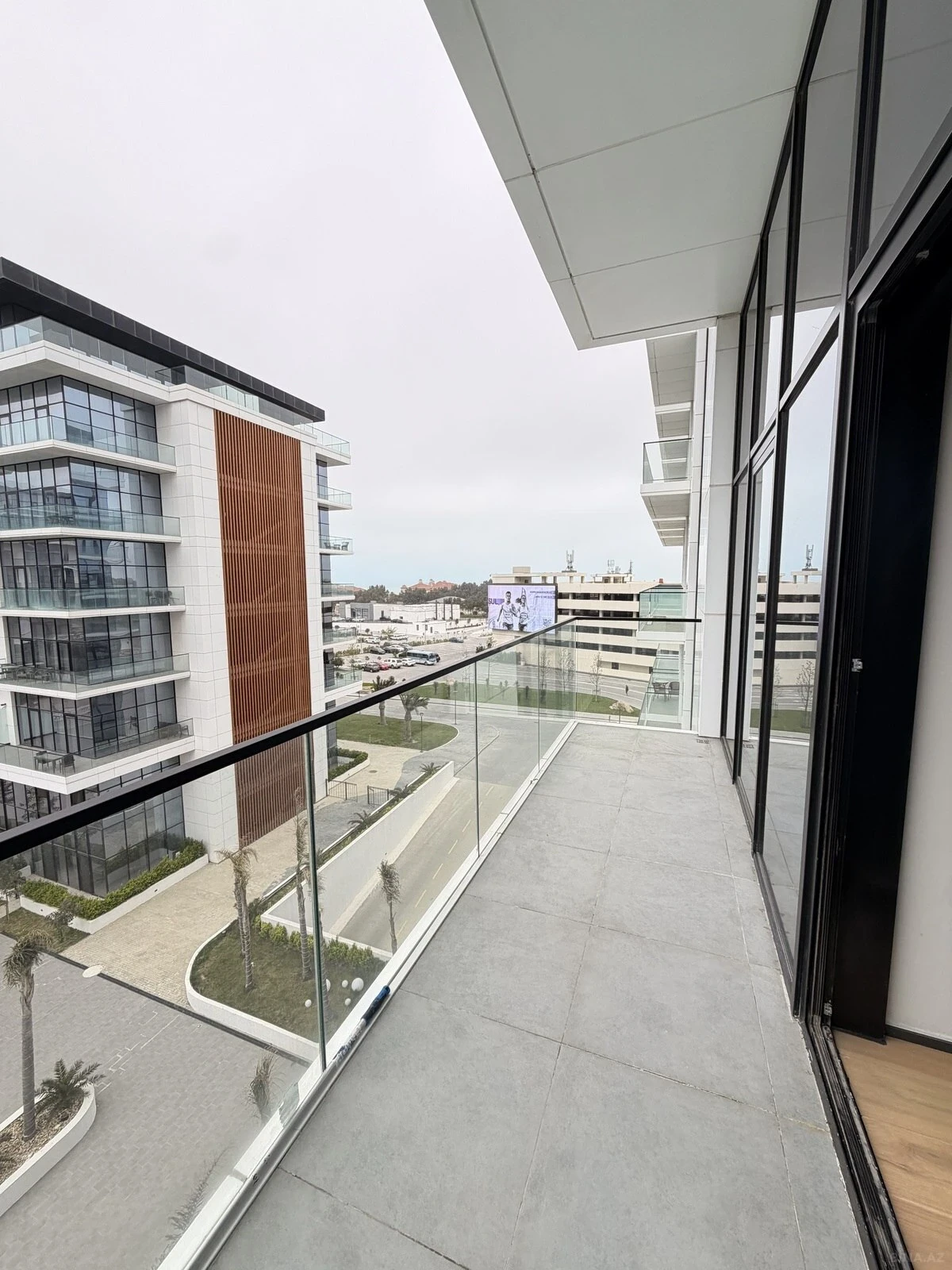 Satılır 2 otaqlı mənzil 73.6 m²