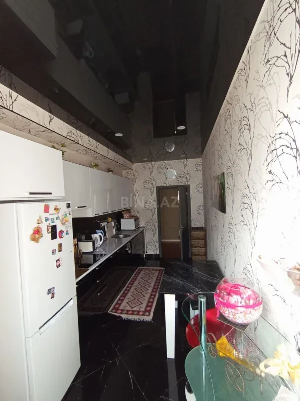 Satılır 4 otaqlı mənzil 158 m²