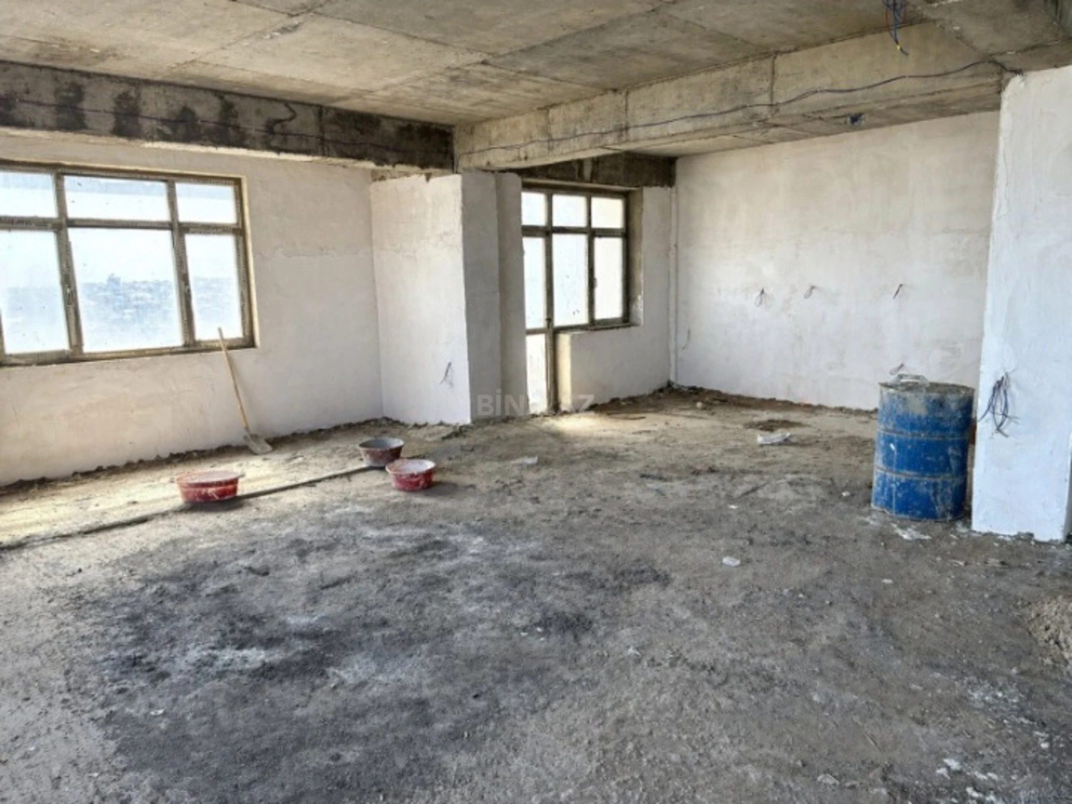 Satılır 3 otaqlı mənzil 160 m²
