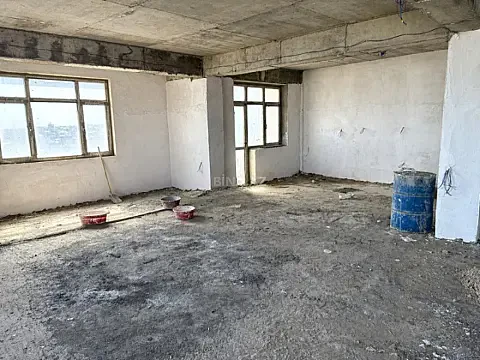 Satılır 3 otaqlı mənzil 160 m²