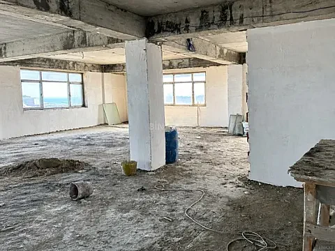Satılır 3 otaqlı mənzil 160 m²