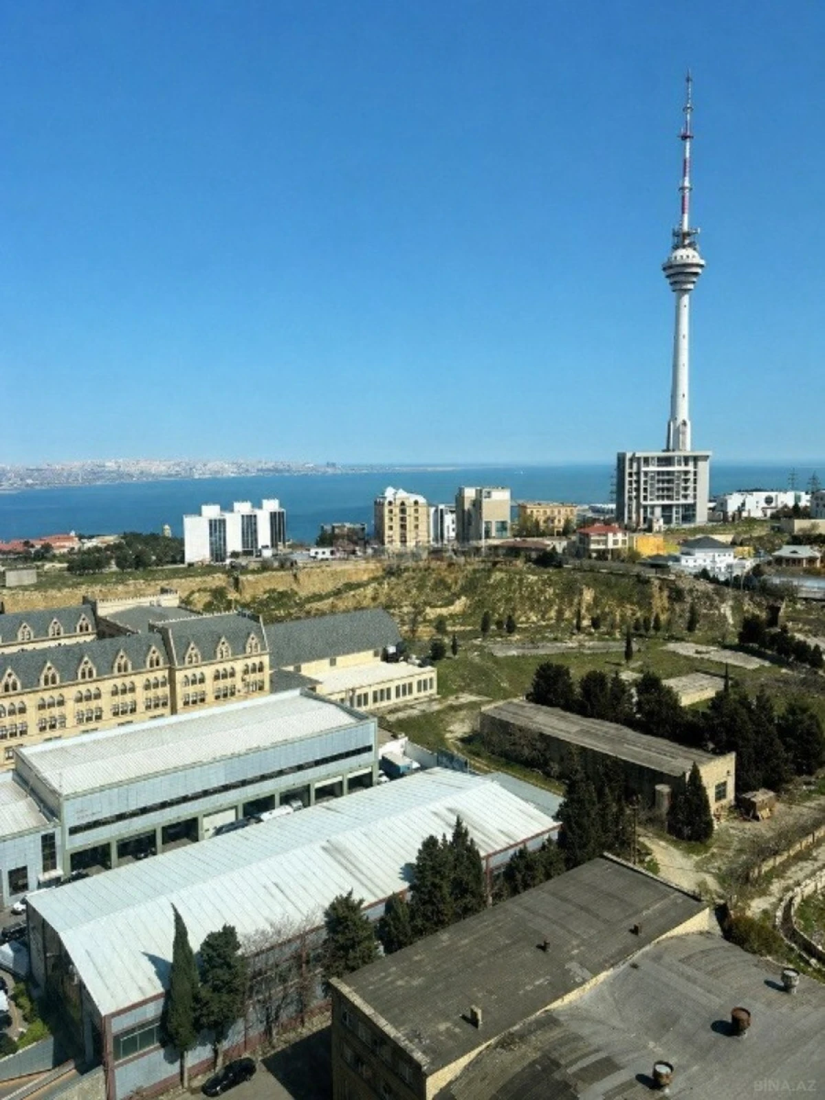 Satılır 3 otaqlı mənzil 160 m²