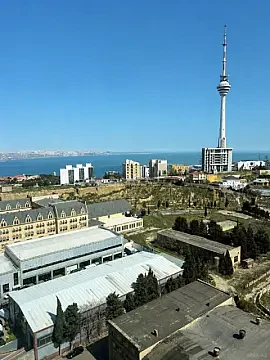 Satılır 3 otaqlı mənzil 160 m²