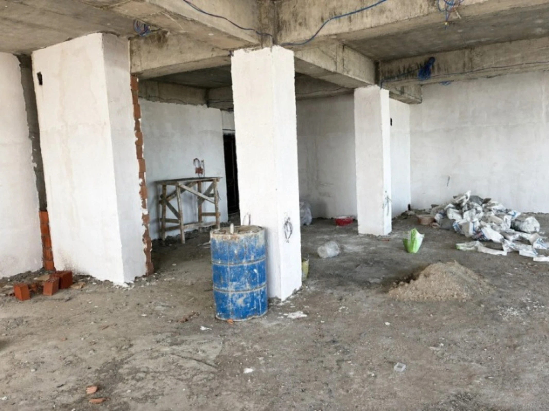 Satılır 3 otaqlı mənzil 160 m²