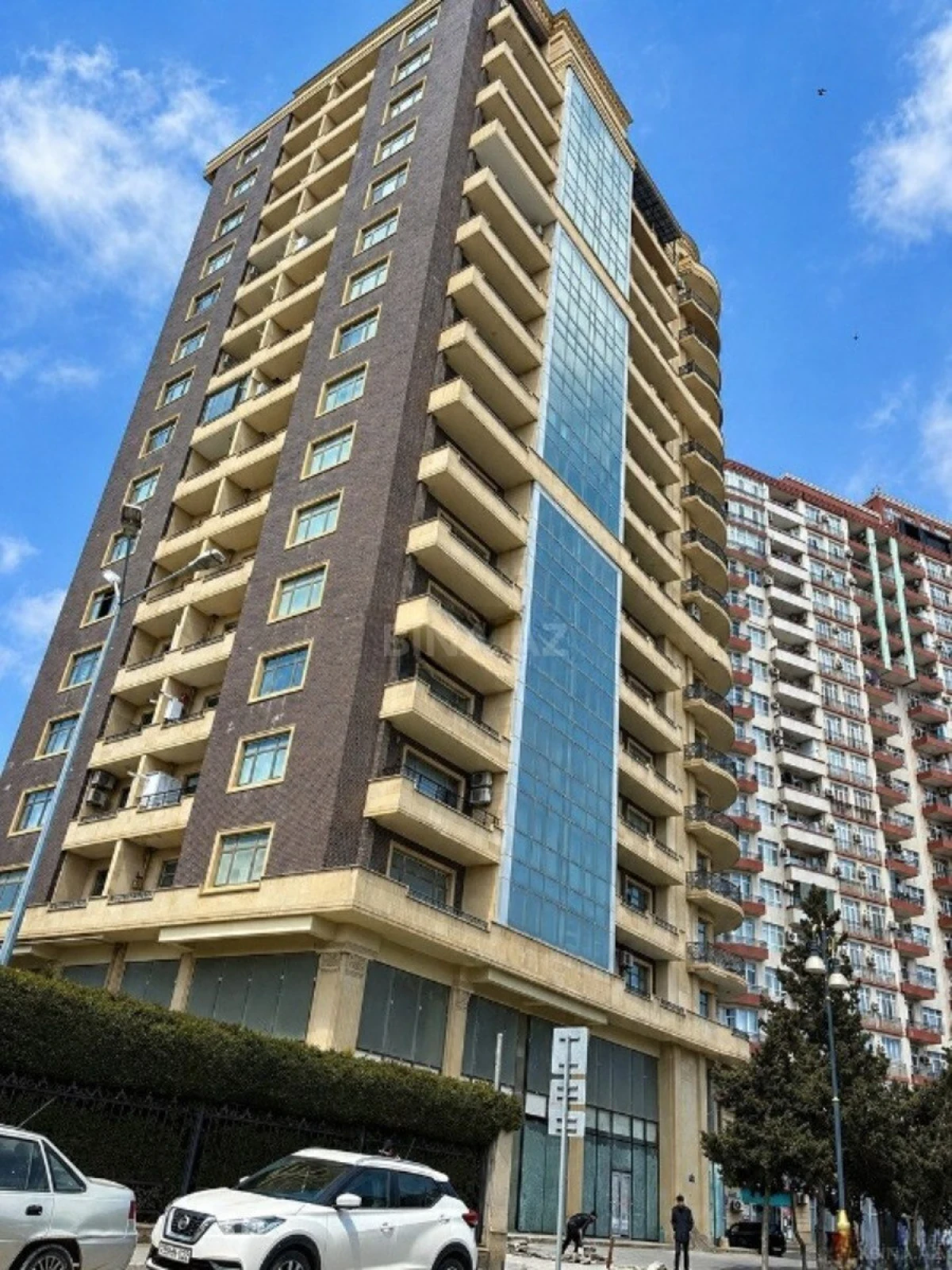 Satılır 3 otaqlı mənzil 160 m²