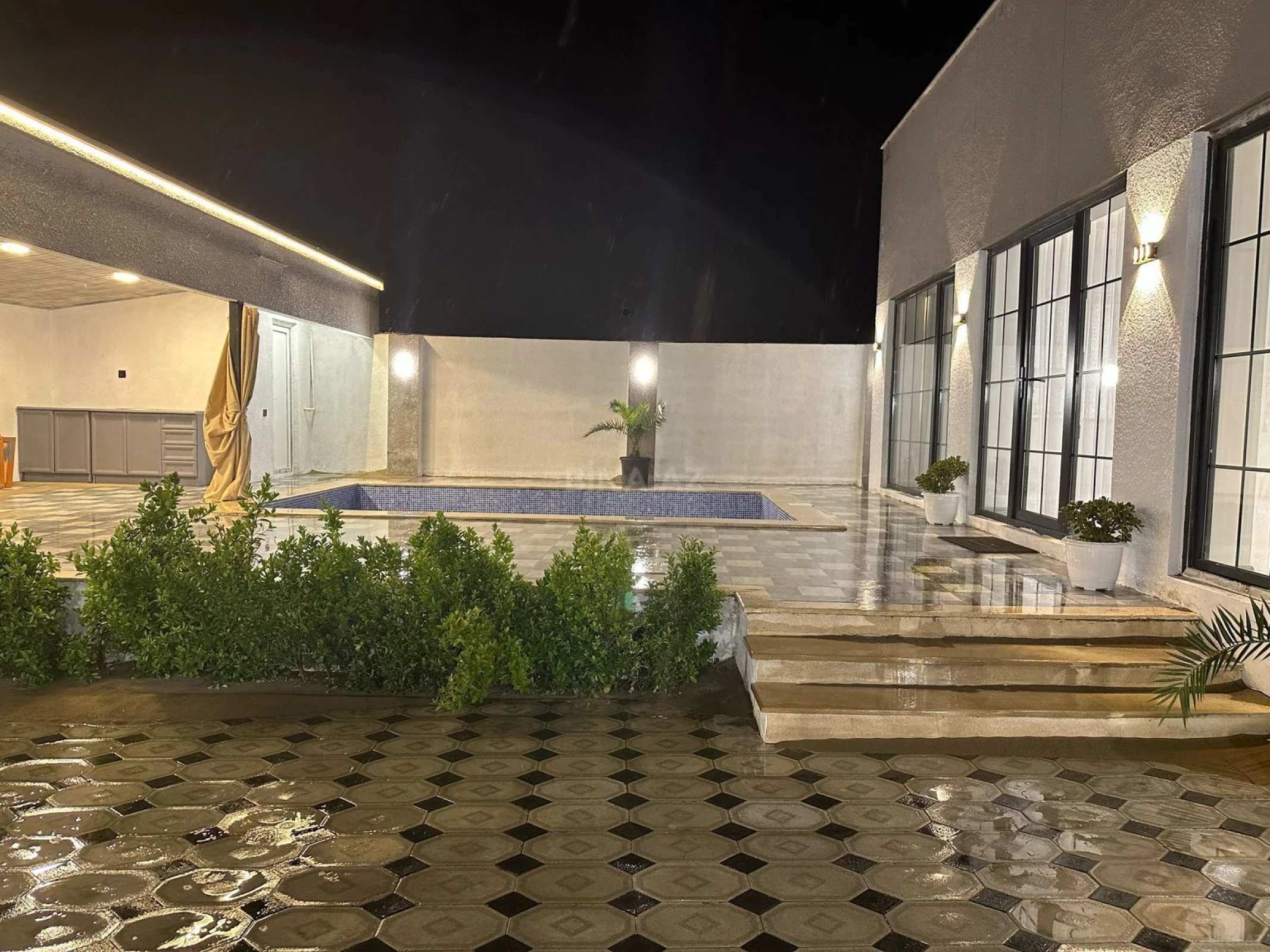 Kirayə verilir 4 otaqlı həyət evi 180 m²