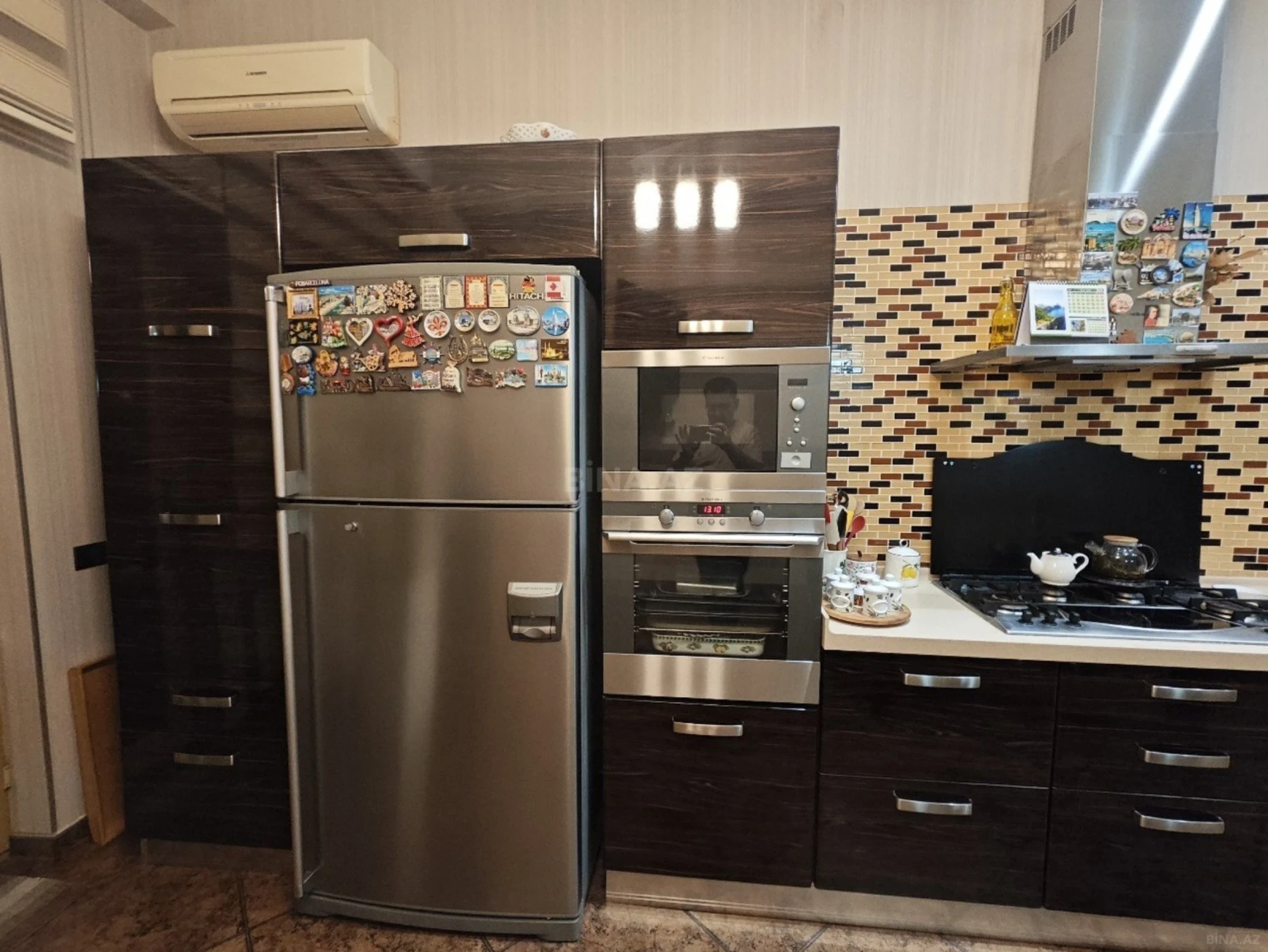 Satılır 4 otaqlı mənzil 196 m²