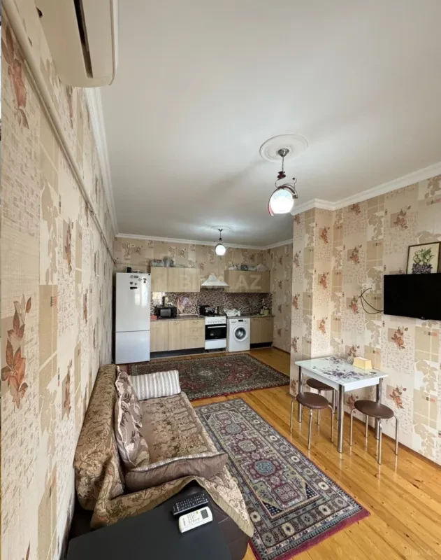 Satılır 3 otaqlı mənzil 118 m²