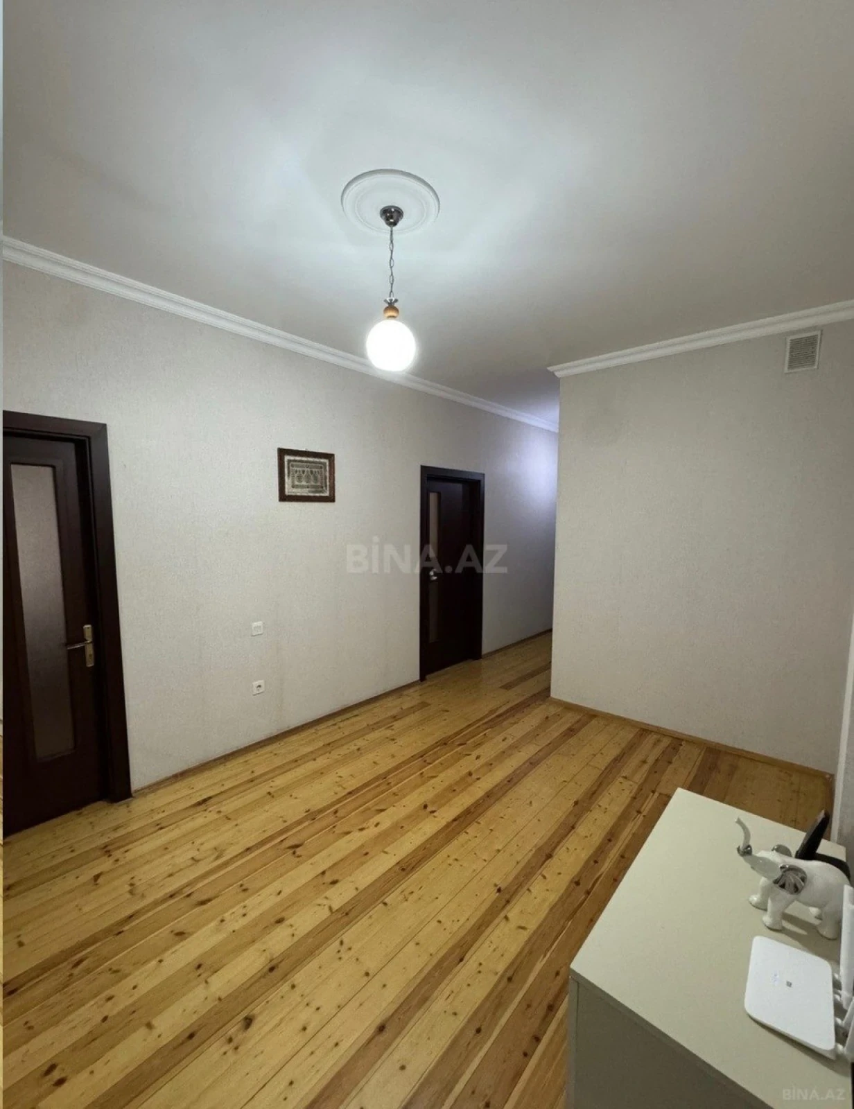 Satılır 3 otaqlı mənzil 118 m²