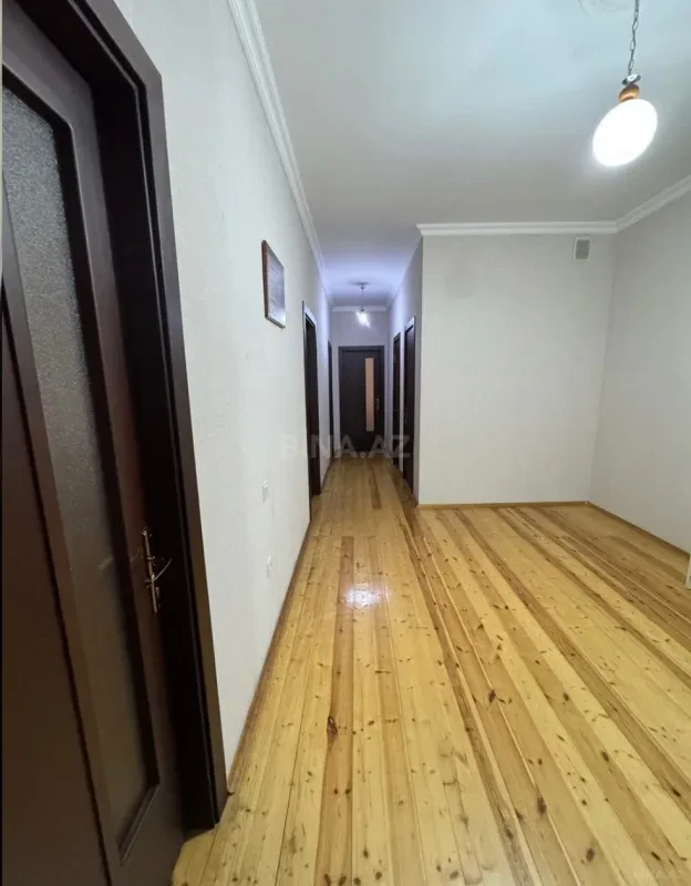 Satılır 3 otaqlı mənzil 118 m²