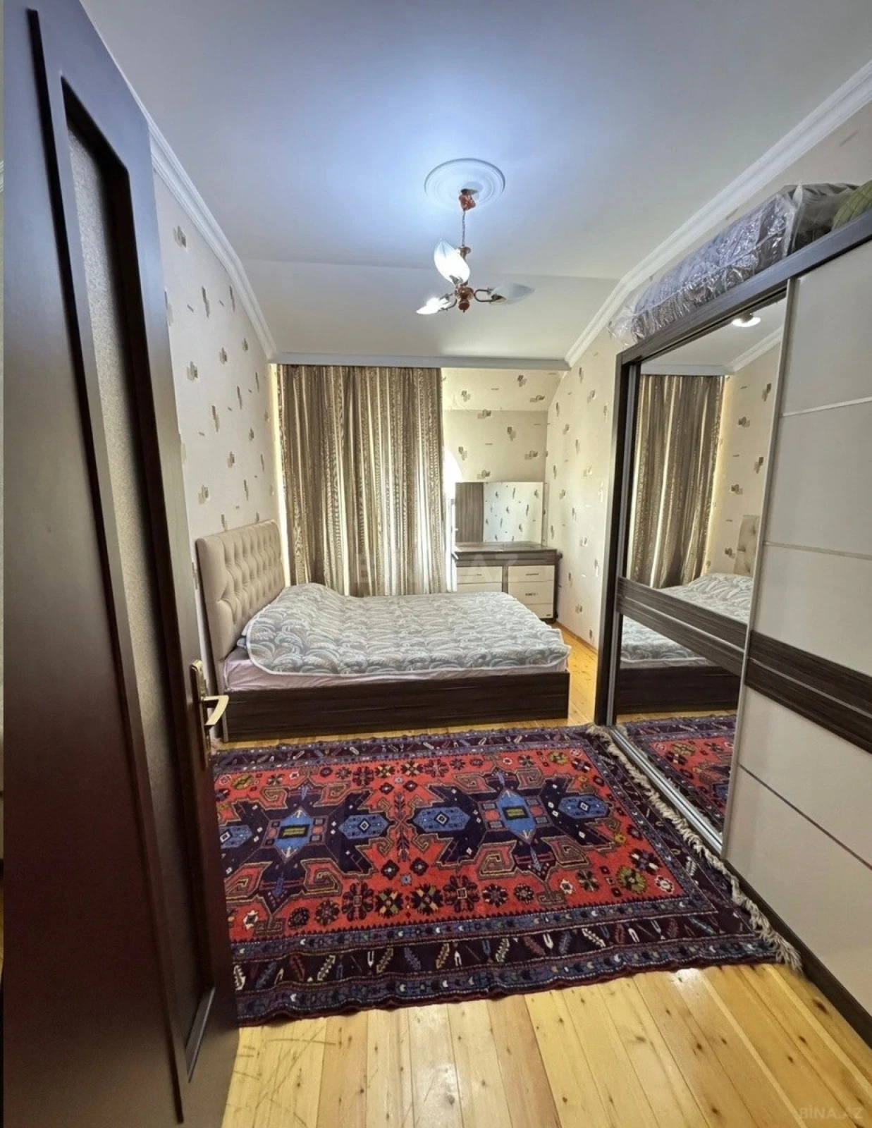 Satılır 3 otaqlı mənzil 118 m²