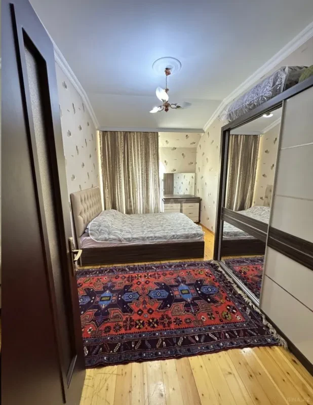 Satılır 3 otaqlı mənzil 118 m²