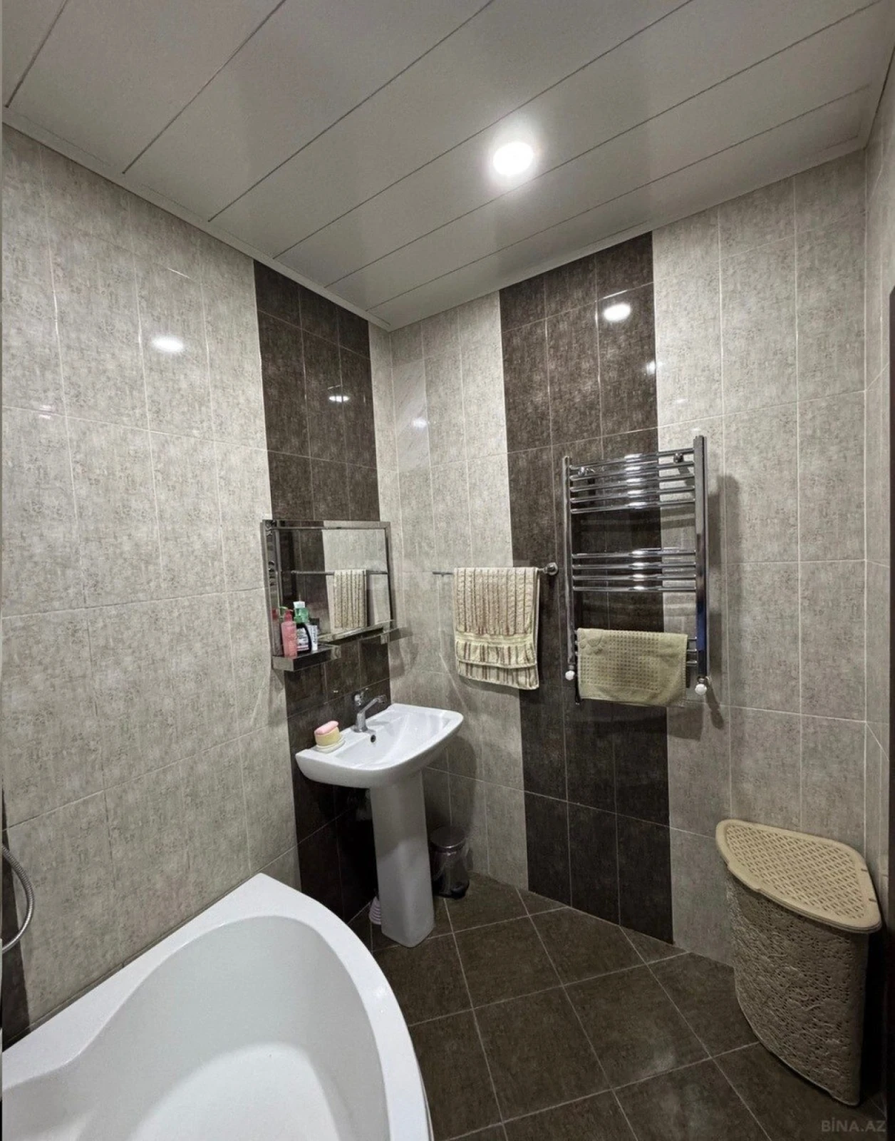 Satılır 3 otaqlı mənzil 118 m²