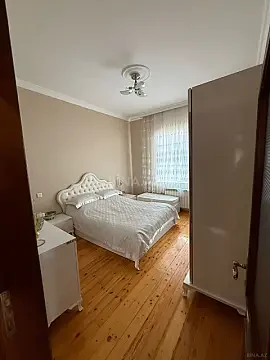 Satılır 5 otaqlı həyət evi 198 m²