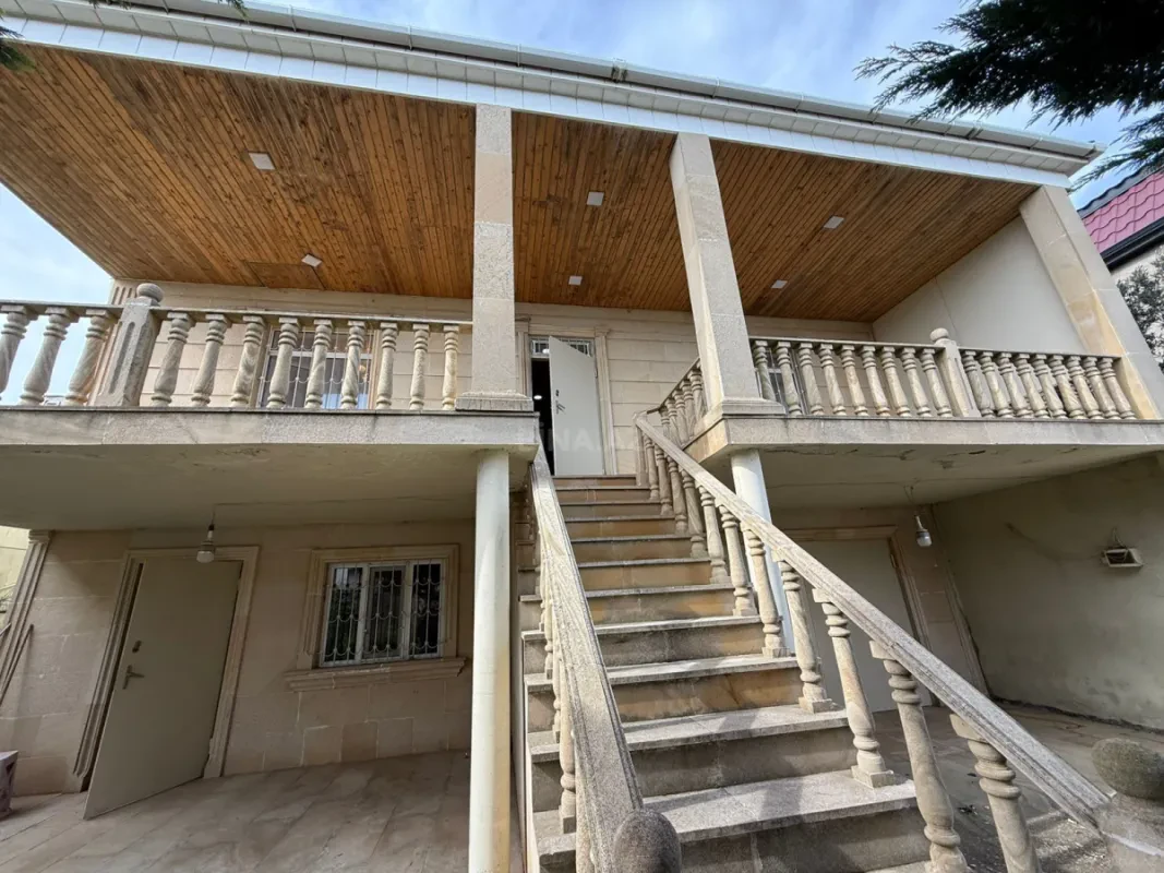 Satılır 5 otaqlı həyət evi 198 m²