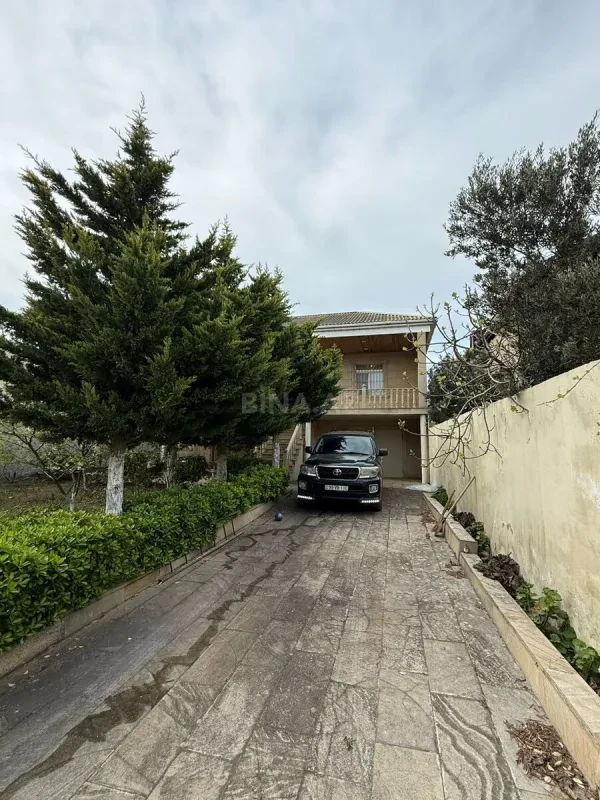 Satılır 5 otaqlı həyət evi 198 m²