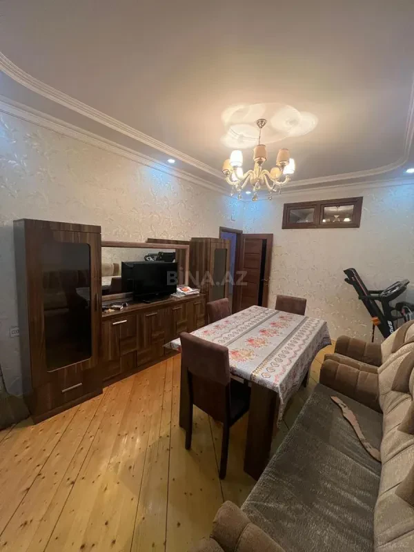 Kirayə verilir 2 otaqlı mənzil 67 m²