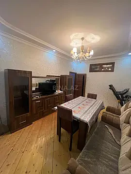 Kirayə verilir 2 otaqlı mənzil 67 m²