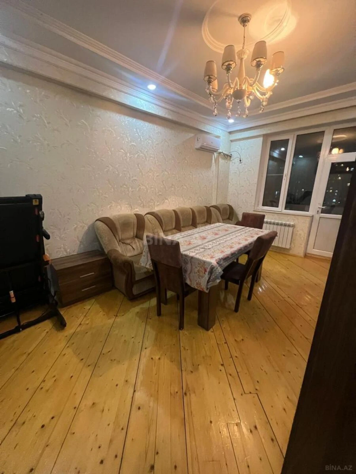 Kirayə verilir 2 otaqlı mənzil 67 m²