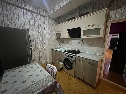 Kirayə verilir 2 otaqlı mənzil 67 m²