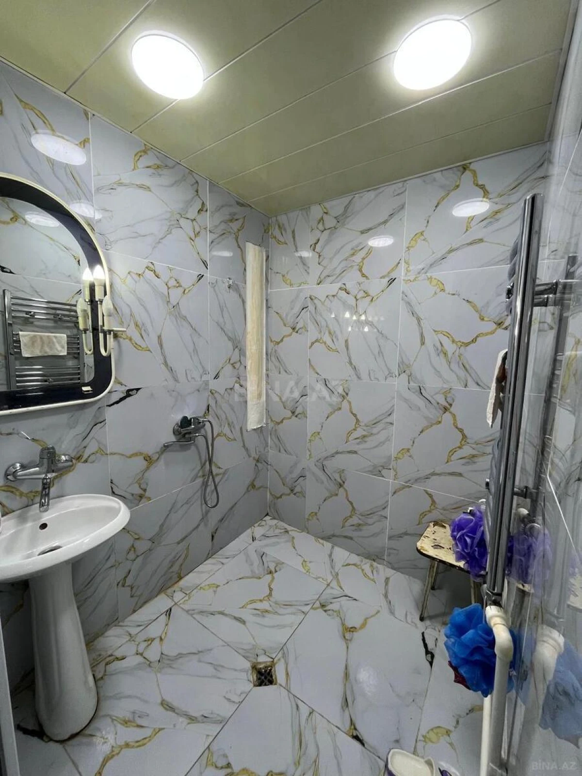 Kirayə verilir 2 otaqlı mənzil 70 m²