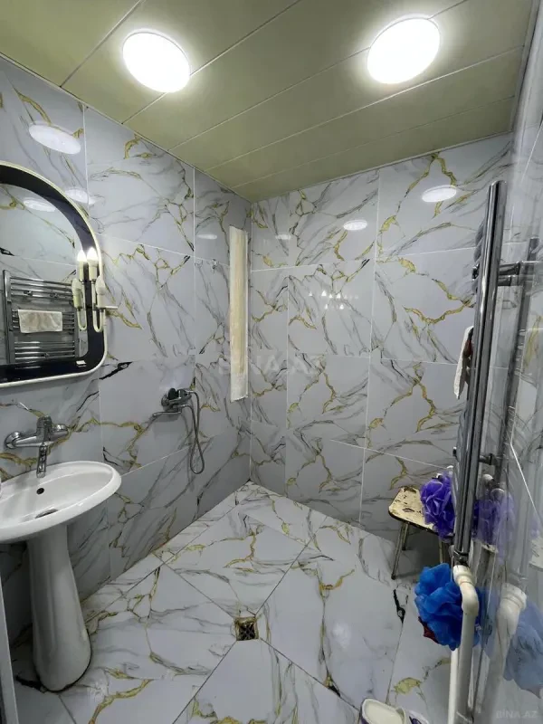 Kirayə verilir 2 otaqlı mənzil 70 m²