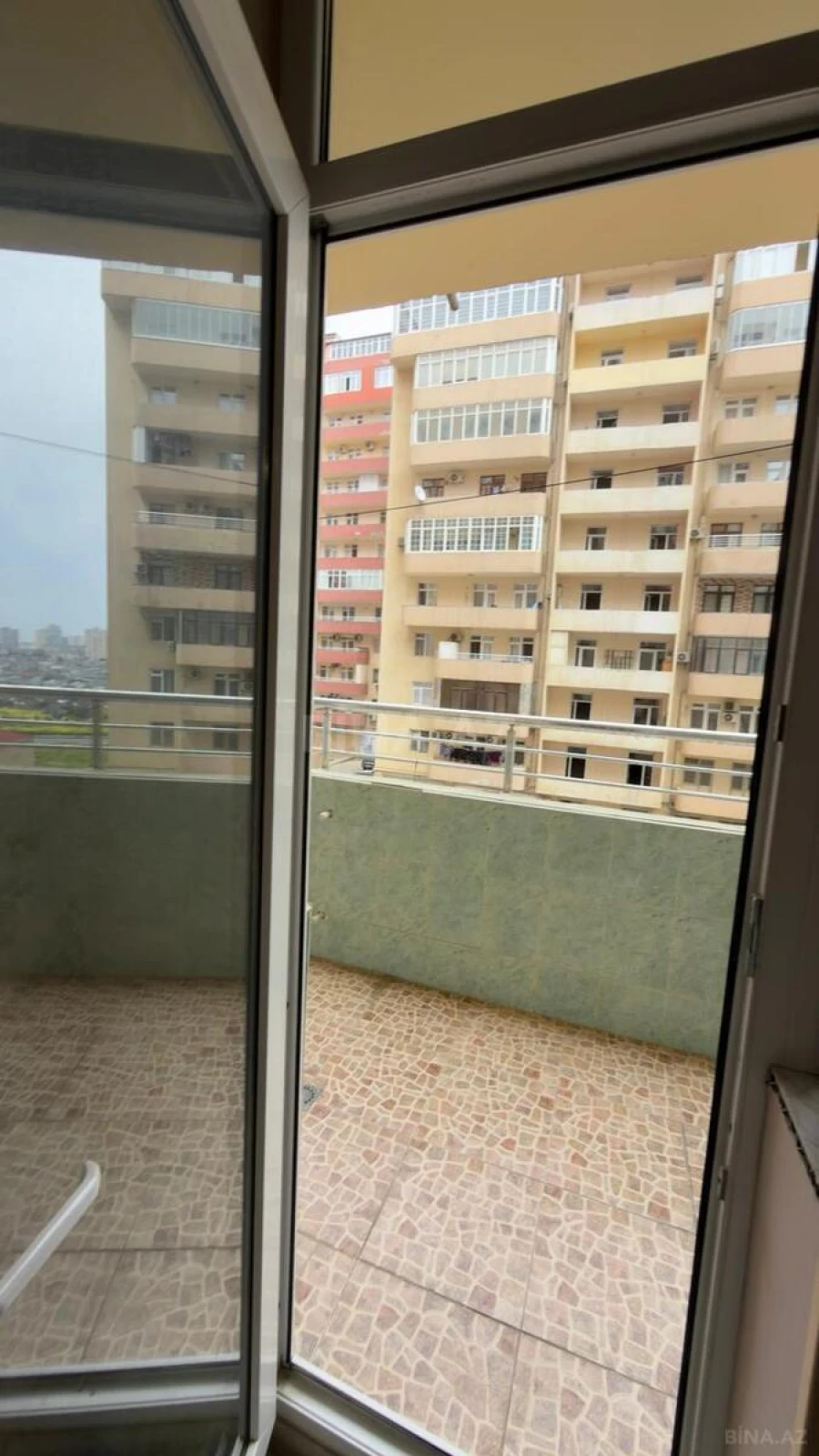 Satılır 2 otaqlı mənzil 60 m²