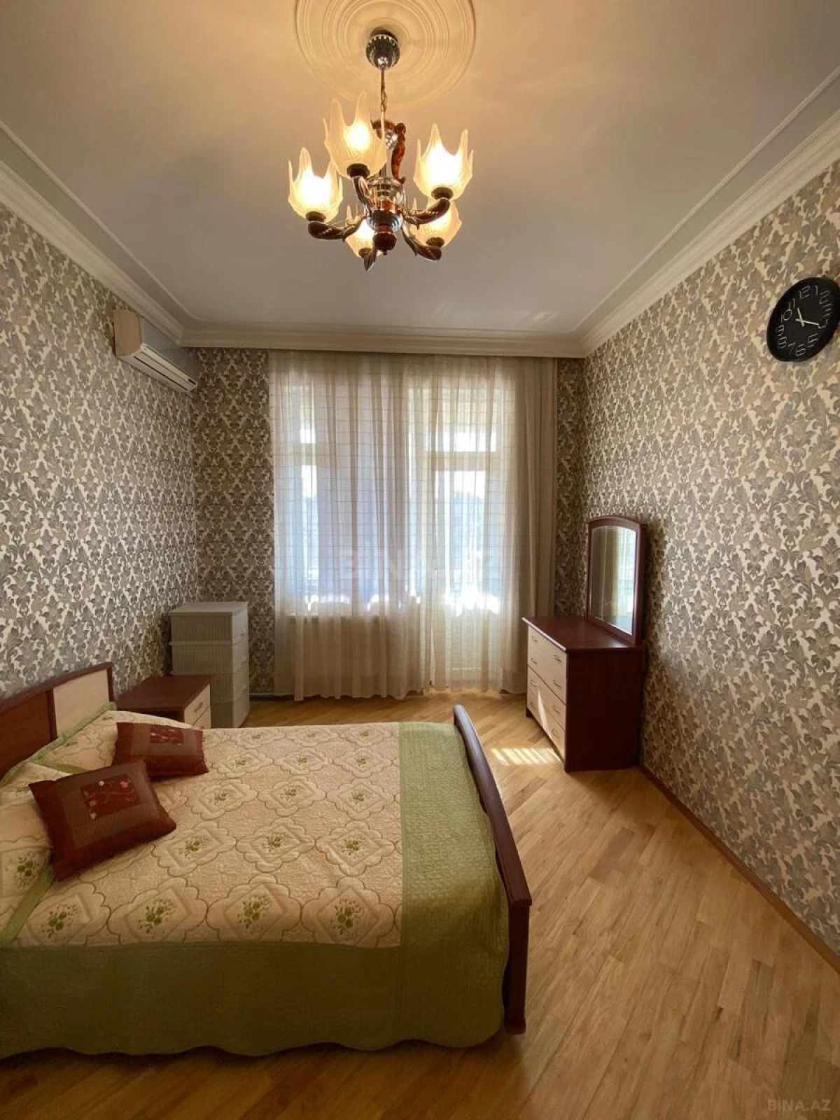 Kirayə verilir 2 otaqlı mənzil 85 m²