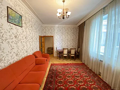 Kirayə verilir 2 otaqlı mənzil 85 m²