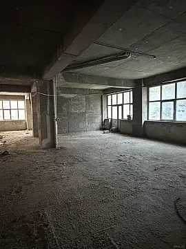 Satılır obyekt 600 m²