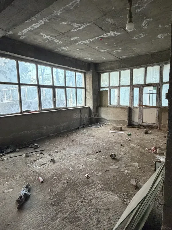 Satılır obyekt 600 m²