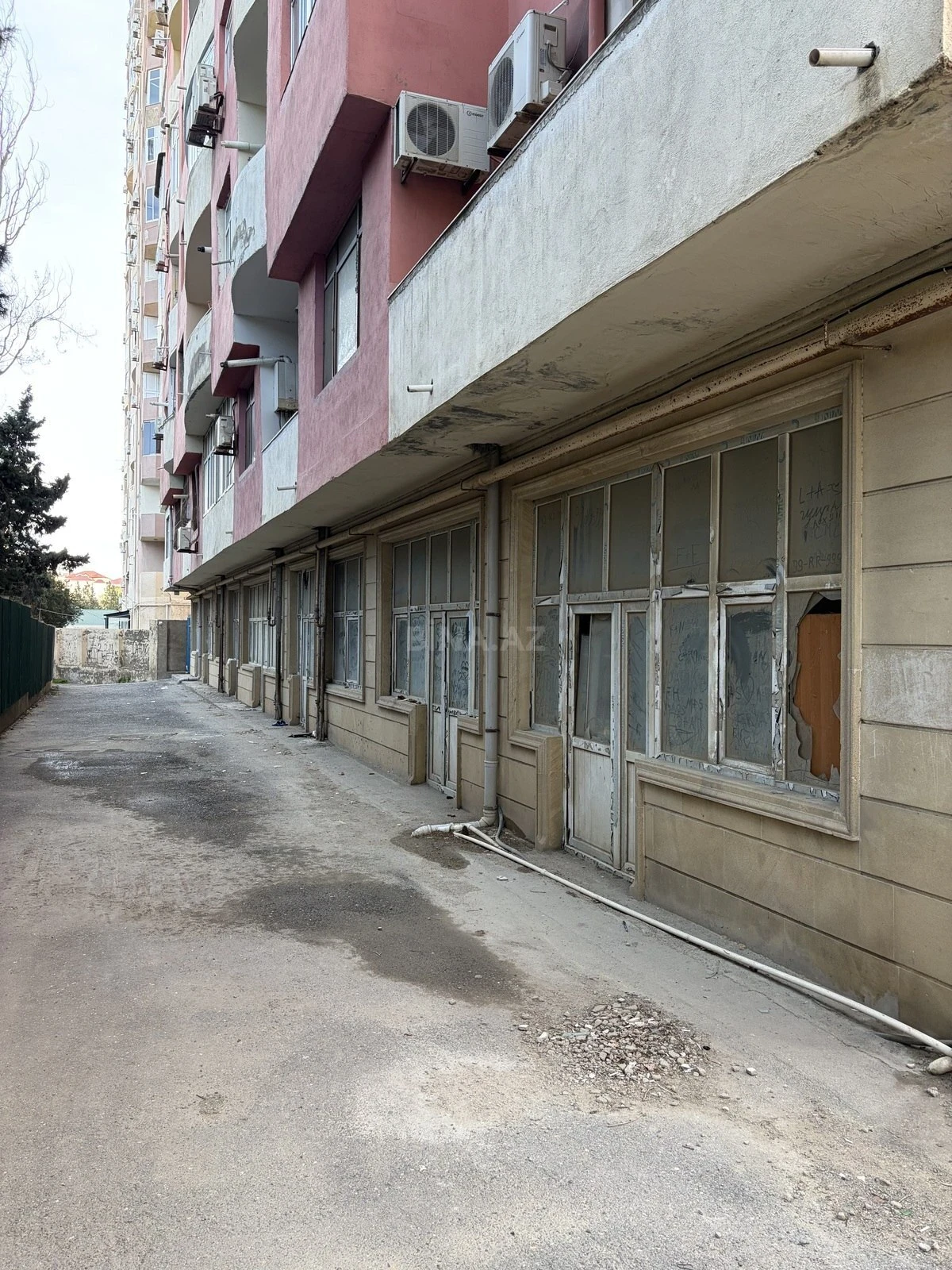 Satılır obyekt 600 m²