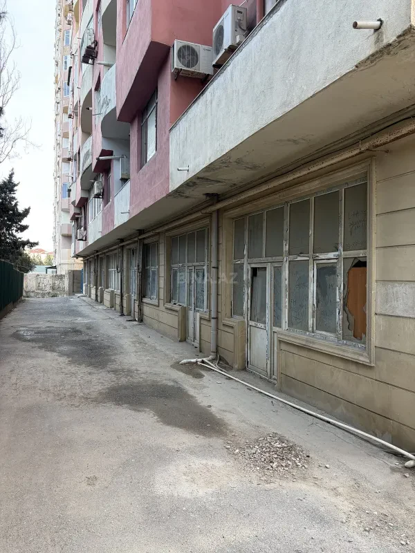 Satılır obyekt 600 m²