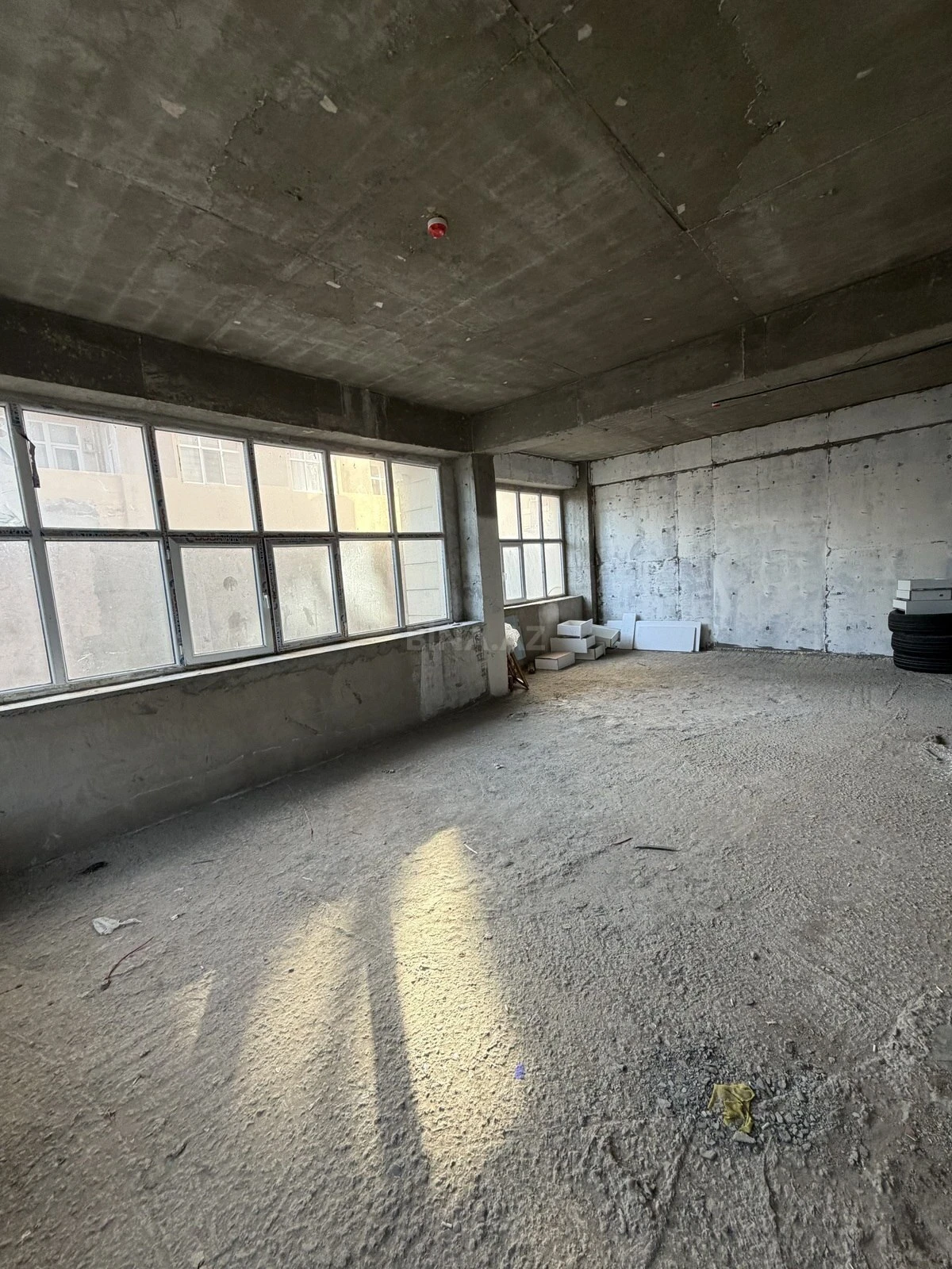 Satılır obyekt 600 m²