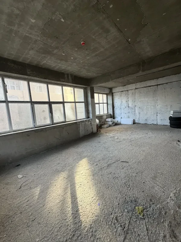 Satılır obyekt 600 m²