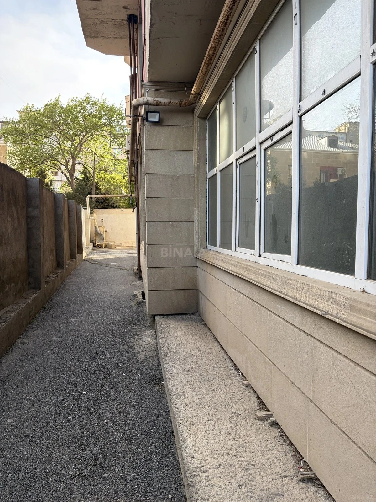 Satılır obyekt 600 m²