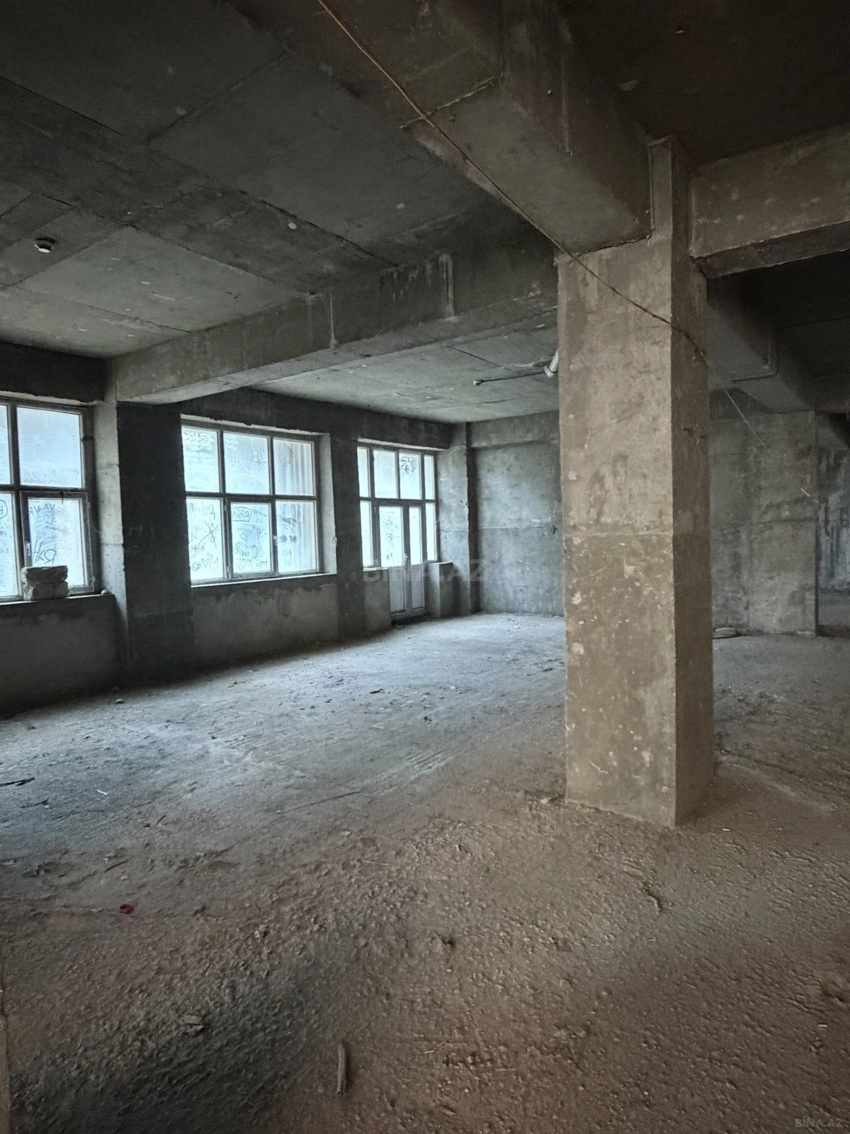 Satılır obyekt 600 m²