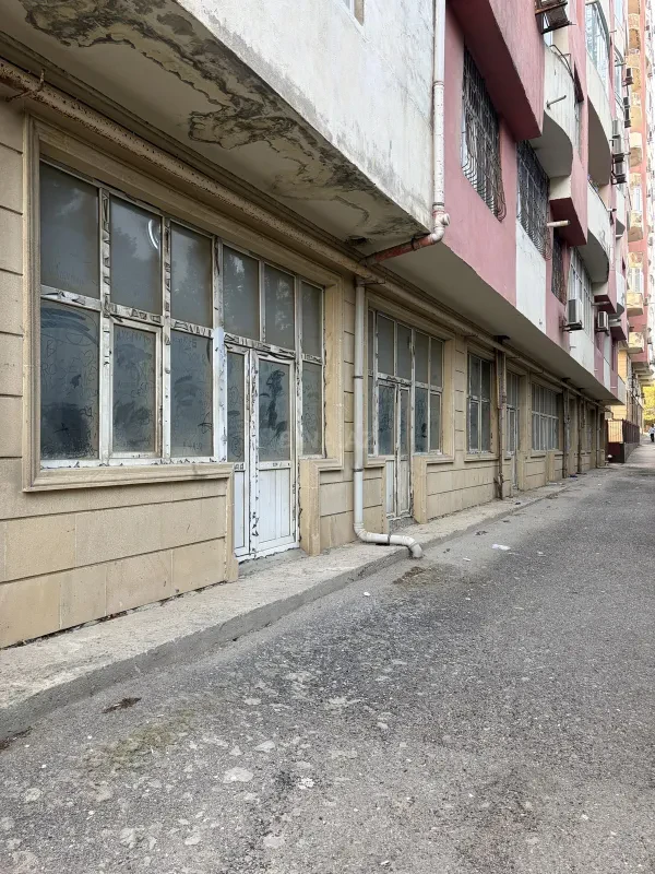 Satılır obyekt 600 m²