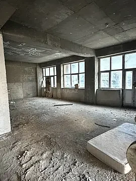 Satılır obyekt 600 m²