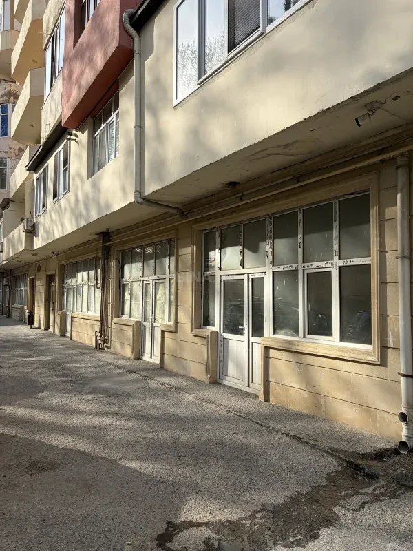 Satılır obyekt 600 m²