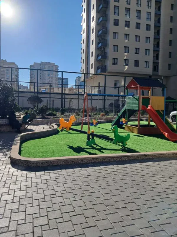 Kirayə verilir 2 otaqlı mənzil 65 m²