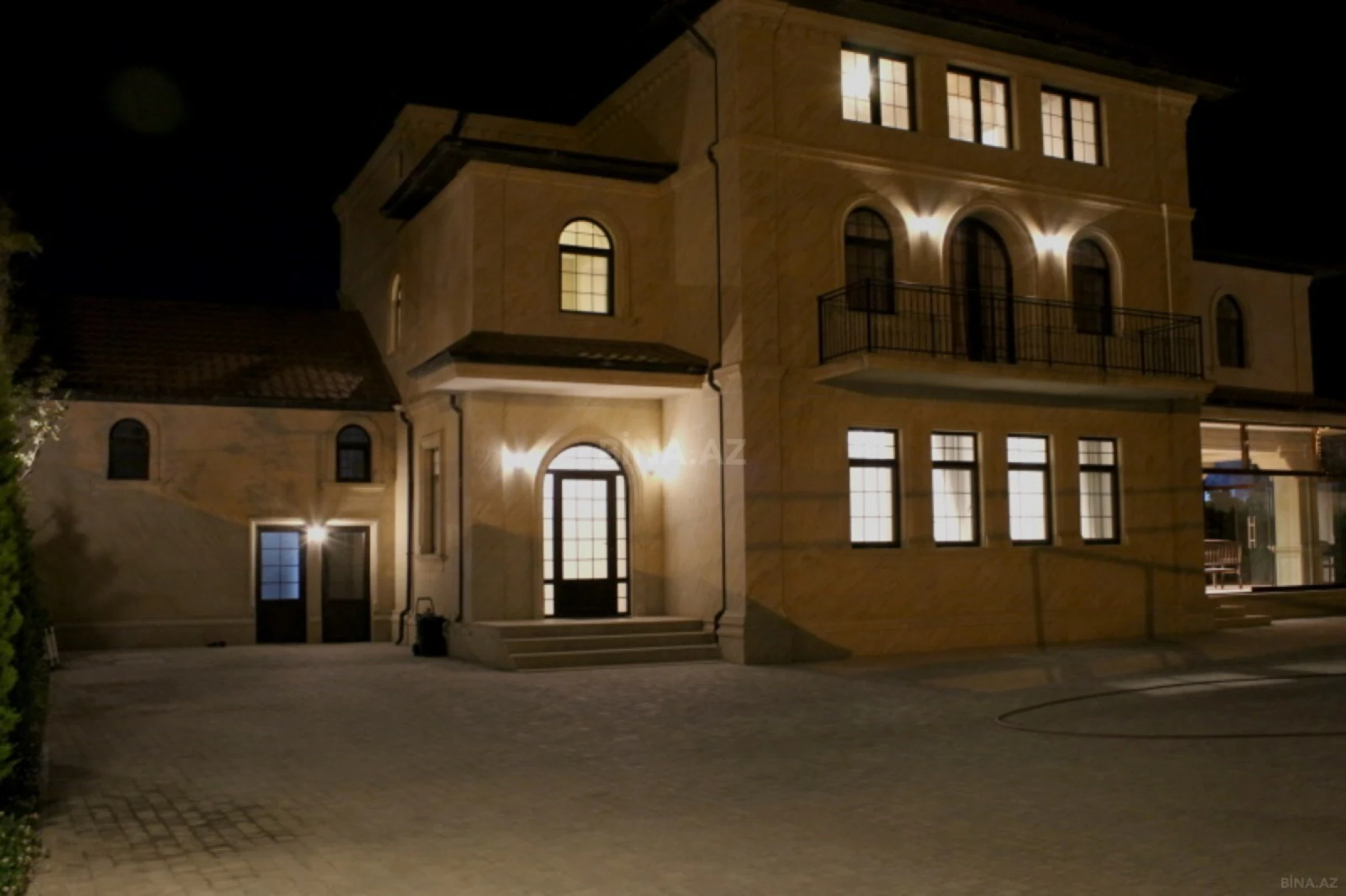 Kirayə verilir 6 otaqlı həyət evi 400 m²