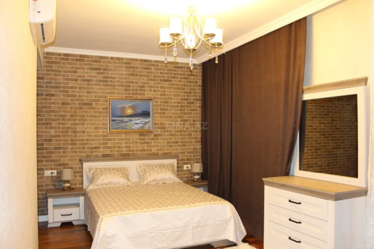 Kirayə verilir 6 otaqlı həyət evi 400 m²
