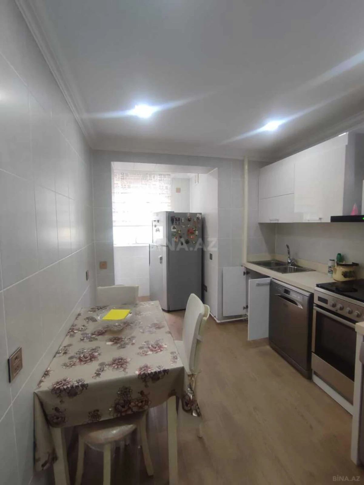 Kirayə verilir 3 otaqlı mənzil 100 m²
