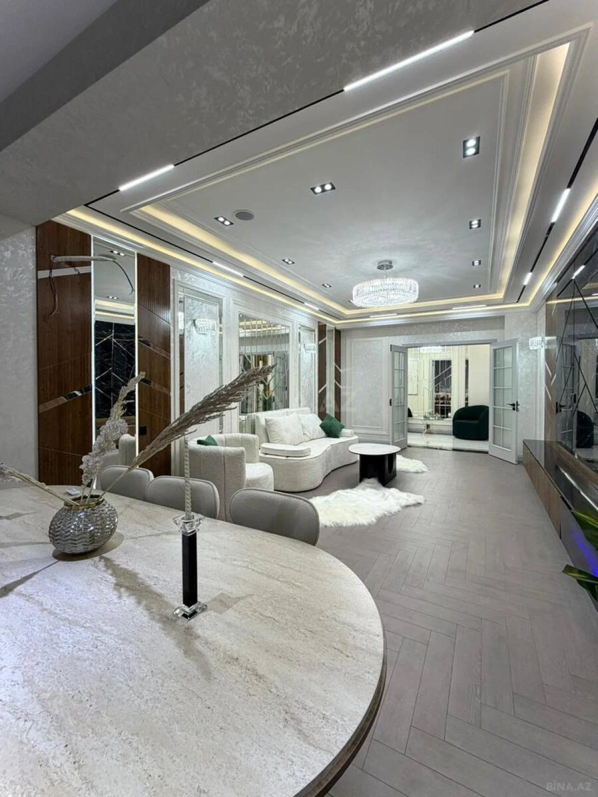 Satılır 3 otaqlı mənzil 160 m²