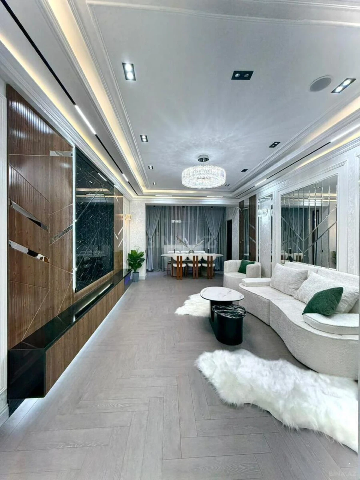 Satılır 3 otaqlı mənzil 160 m²